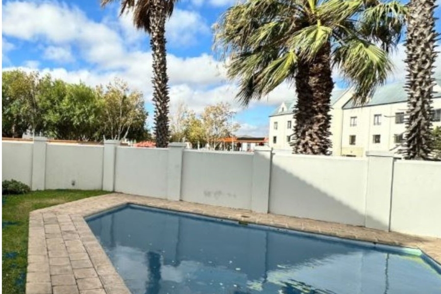 1 Bedroom Property for Sale in Parklands Western Cape
